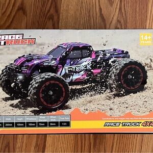 Harboxing 4wd Toy Race Truck men’s kids fancy toy
new in box..never opened!!